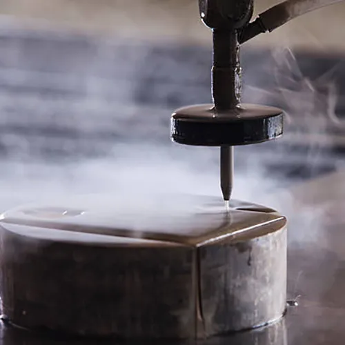 Grenat alluvial rose de la rivière Seppe pour la découpe au jet d'eau